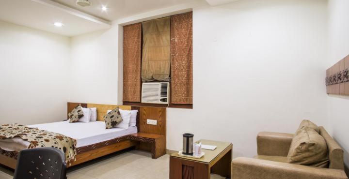 Hotel Mandakini Plaza Kanpur Zewnętrze zdjęcie
